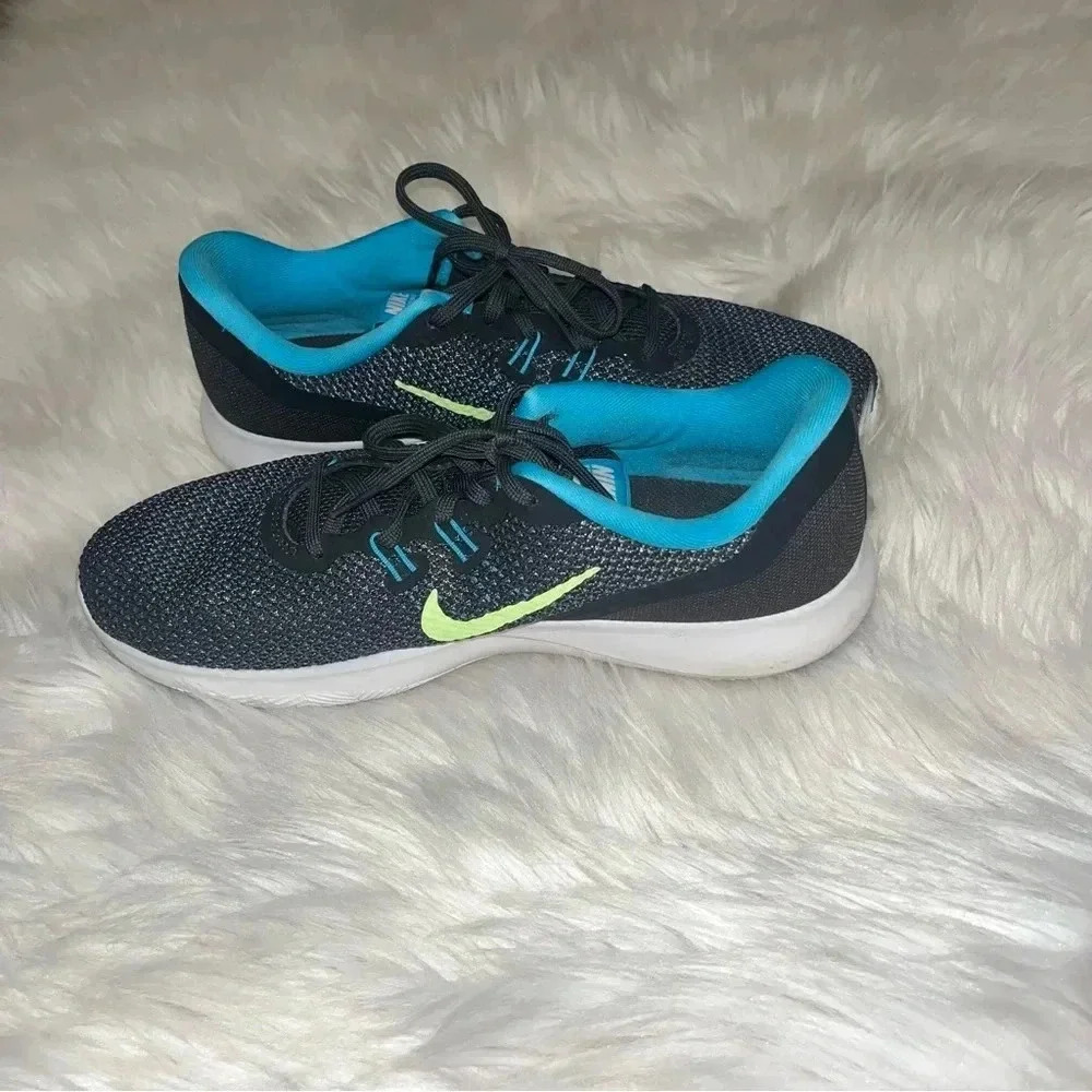 Nike training sneakers/sz8.5 - Picture 3 of 6